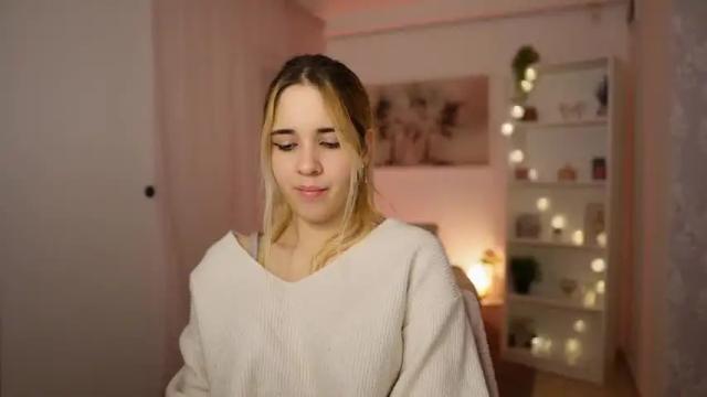 Image 7 of katie_kush18 Stream on Chaturbate on 16 months ago