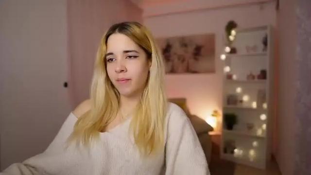 Image 11 of katie_kush18 Stream on Chaturbate on 16 months ago