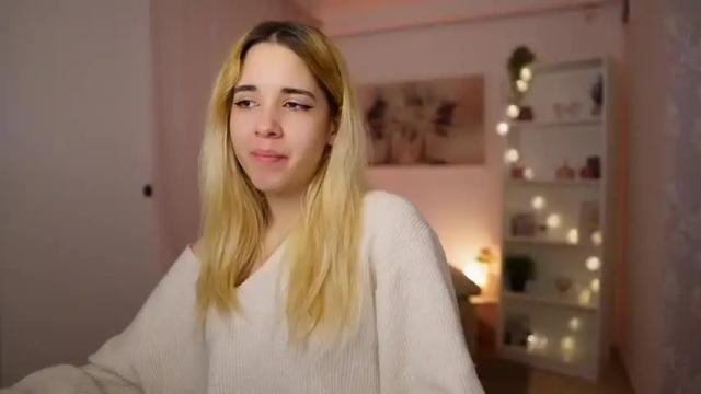 Image 12 of katie_kush18 Stream on Chaturbate on 16 months ago