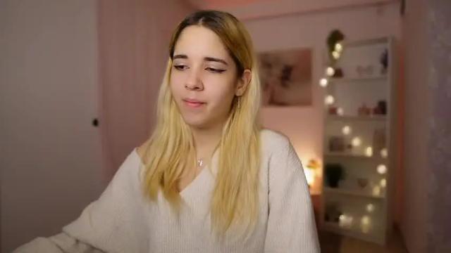 Image 3 of katie_kush18 Stream on Chaturbate on 16 months ago