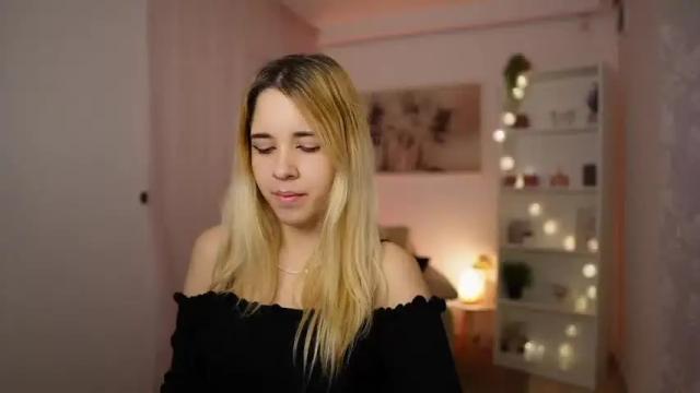Image 11 of katie_kush18 Stream on Chaturbate on 16 months ago