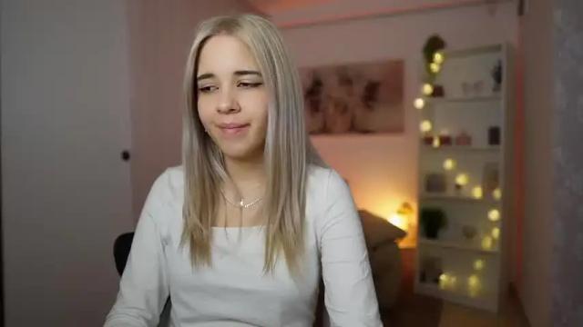 Image 11 of katie_kush18 Stream on Chaturbate on 16 months ago