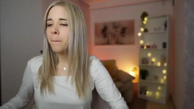 Image 4 of katie_kush18 Stream on Chaturbate on 16 months ago