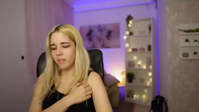 Image 3 of katie_kush18 Stream on Chaturbate on 14 months ago