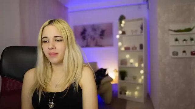 Image 11 of katie_kush18 Stream on Chaturbate on 14 months ago