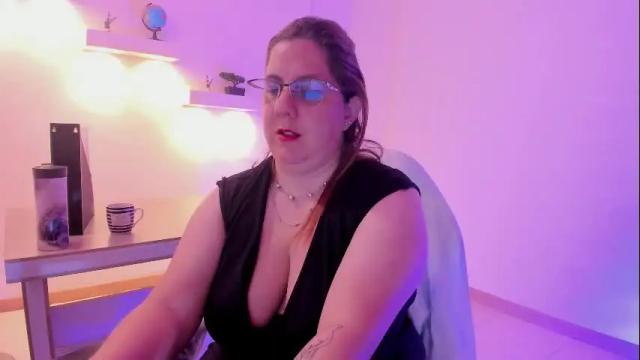 Image 8 of katiee_jones_ Stream on Chaturbate on 1 month ago
