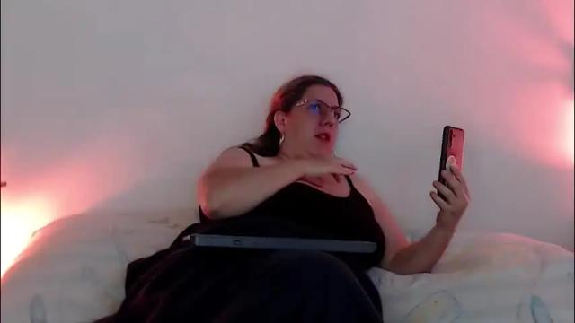 Image 8 of katiee_jones_ Stream on Chaturbate on 21 hours ago