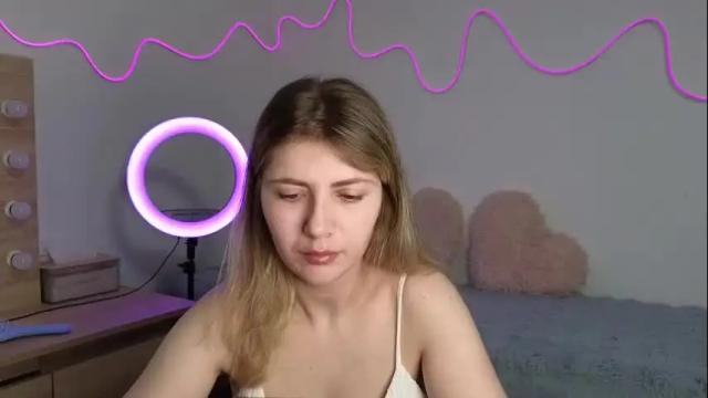 Image 3 of katiepov Stream on Chaturbate on 26 days ago
