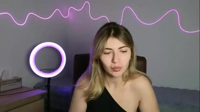 Image 3 of katiepov Stream on Chaturbate on 22 days ago