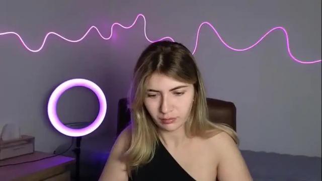 Image 4 of katiepov Stream on Chaturbate on 22 days ago