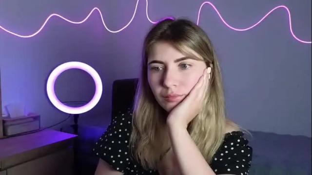 Image 3 of katiepov Stream on Chaturbate on 21 days ago