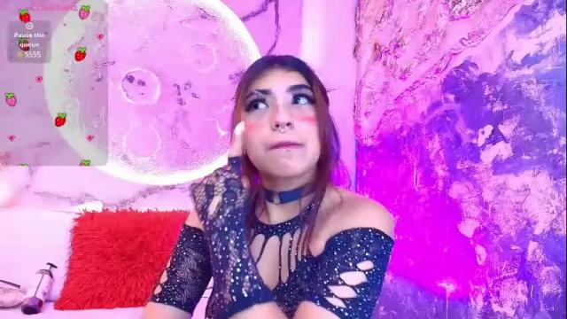 Image 3 of katierouge Stream on Chaturbate on 1 month ago