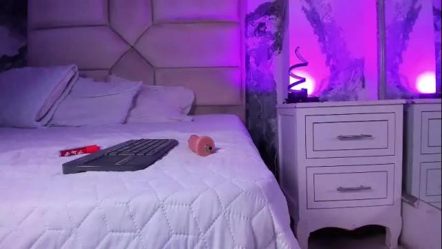 Image 10 of katierouge Stream on Chaturbate on 24 days ago