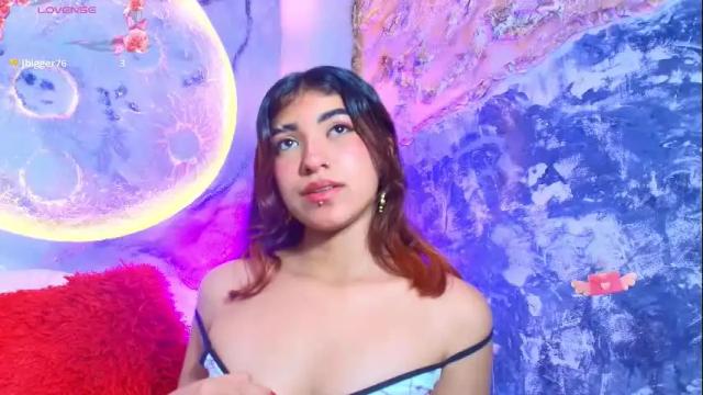 Image 3 of katierouge Stream on Chaturbate on 16 days ago