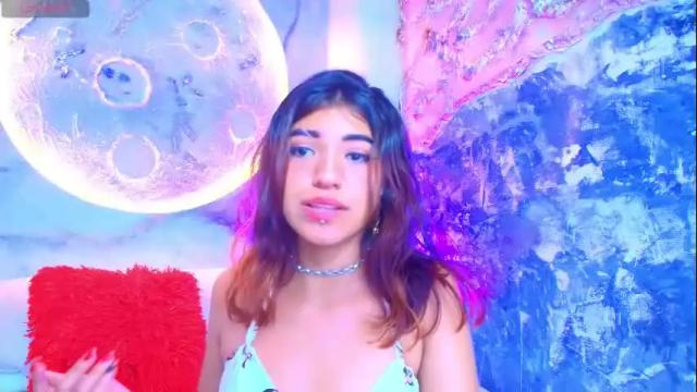 Image 3 of katierouge Stream on Chaturbate on 15 days ago