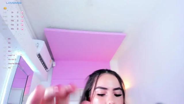 Image 10 of katiieevansx Stream on Chaturbate on 18 months ago