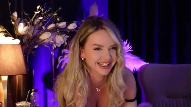 Image 3 of katjolie Stream on Chaturbate on 15 days ago