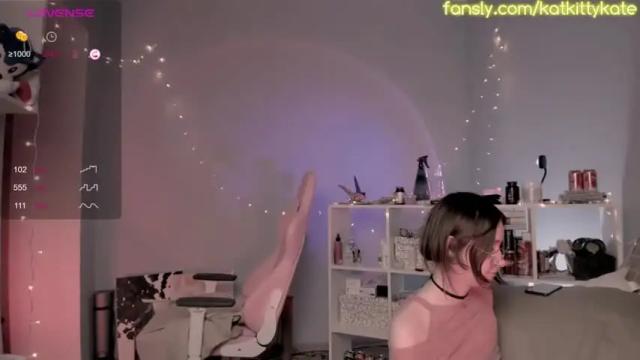 Image 4 of katkittykate Stream on Chaturbate on 11 months ago