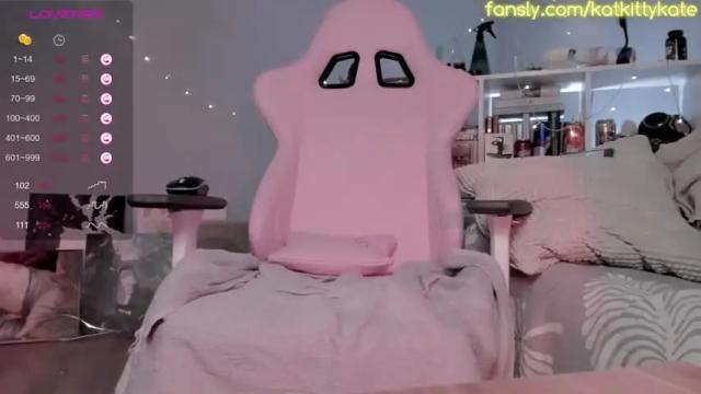 Image 8 of katkittykate Stream on Chaturbate on 9 months ago