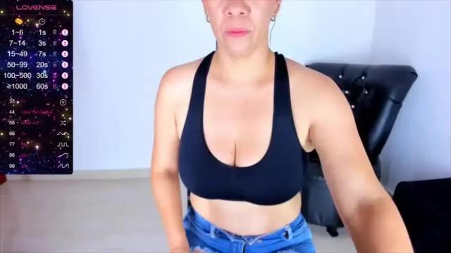 Image 10 of katlin_hot_ Stream on Chaturbate on 15 months ago