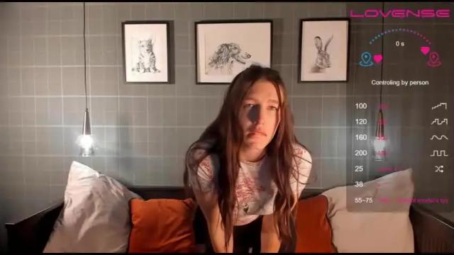 Image 12 of katnisseverdy Stream on Chaturbate on 19 months ago