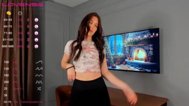 Image 3 of katnisseverdy Stream on Chaturbate on 19 months ago