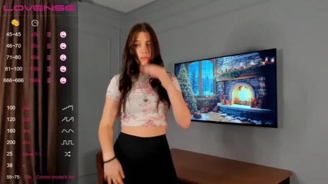 Image 4 of katnisseverdy Stream on Chaturbate on 19 months ago