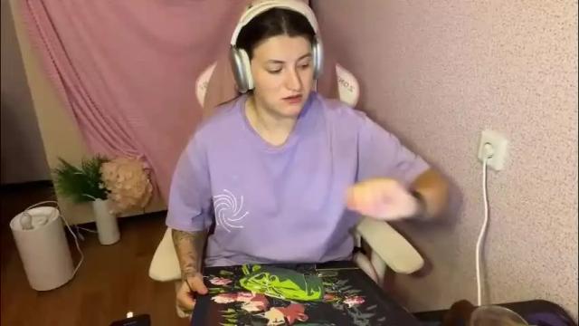 Image 2 of katrin_kristal Stream on Chaturbate on 1 month ago