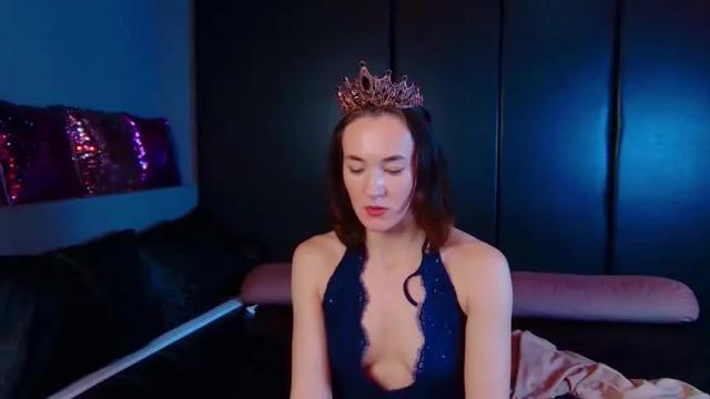 Image 3 of katrinmiles Stream on Chaturbate on 15 months ago