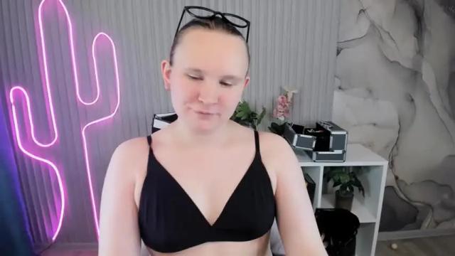 Image 12 of kattie_cat Stream on Chaturbate on 16 months ago