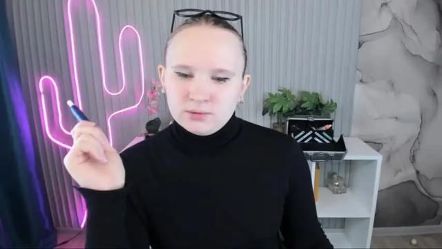 Image 6 of kattie_cat Stream on Chaturbate on 15 months ago