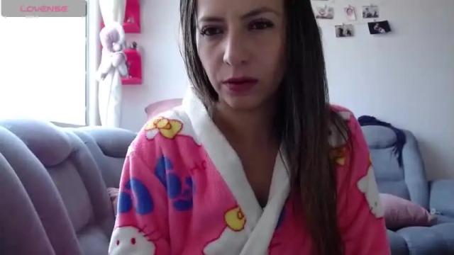 Image 12 of kattie_love Stream on Chaturbate on 14 months ago