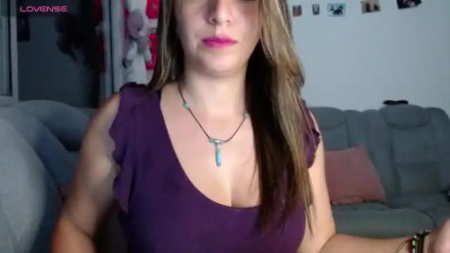 Image 7 of kattie_love Stream on Chaturbate on 14 months ago