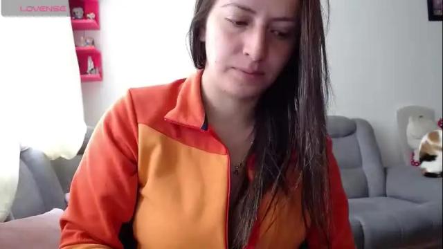 Image 10 of kattie_love Stream on Chaturbate on 13 days ago