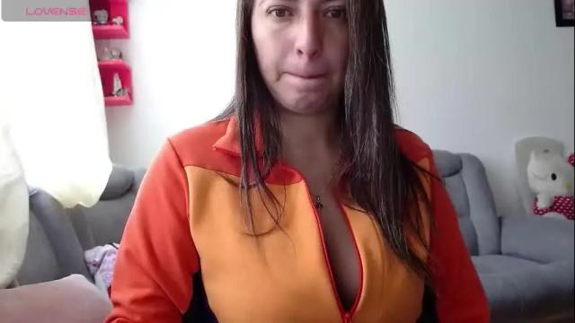 Image 12 of kattie_love Stream on Chaturbate on 13 days ago
