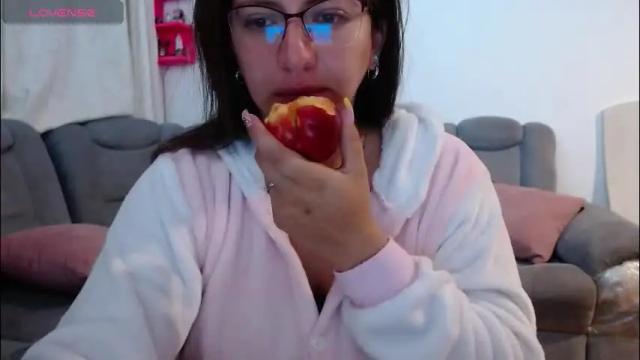 Image 11 of kattie_love Stream on Chaturbate on 2 months ago