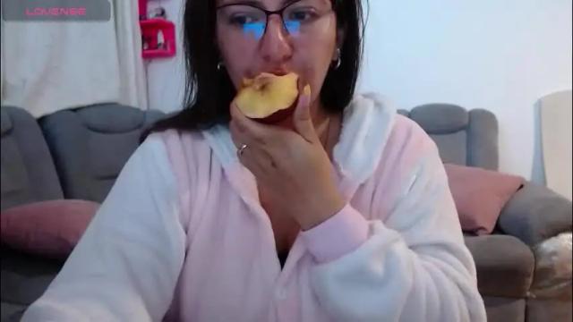 Image 12 of kattie_love Stream on Chaturbate on 2 months ago