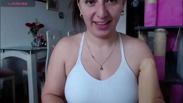 Image 11 of kattie_love Stream on Chaturbate on 2 months ago
