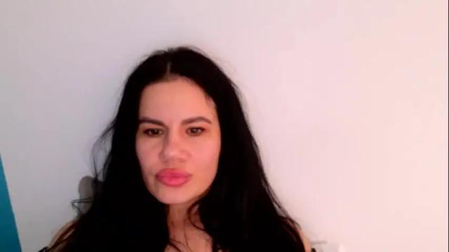 Image 3 of kattiesims Stream on Chaturbate on 12 days ago
