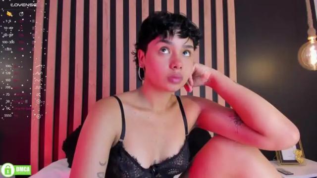 Image 3 of katty__grey Stream on Chaturbate on 19 months ago