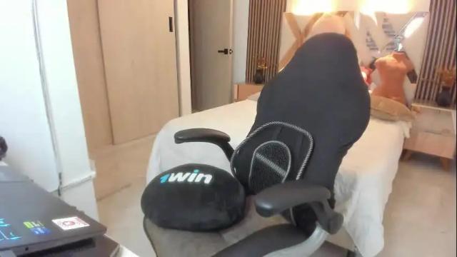 Image 7 of kattyblakeoficial Stream on Chaturbate on 4 months ago