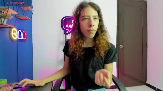 Image 8 of kattycar Stream on Chaturbate on 14 months ago