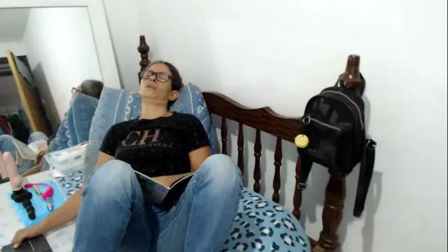 Image 12 of kattydirty144 Stream on Chaturbate on 26 days ago