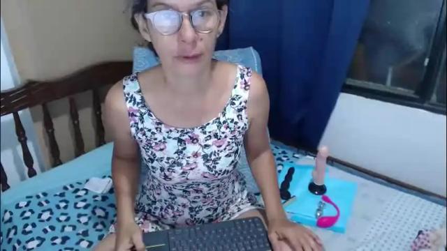 Image 4 of kattydirty144 Stream on Chaturbate on 23 days ago