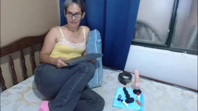 Image 7 of kattydirty144 Stream on Chaturbate on 29 days ago