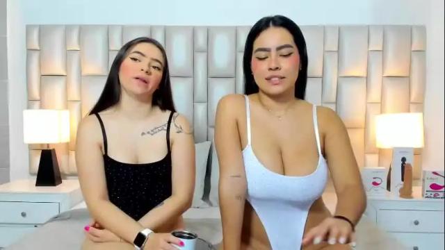 Image 2 of katy_and_paola Stream on Chaturbate on 6 days ago