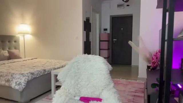 Image 3 of katyfoxx Stream on Chaturbate on 14 months ago