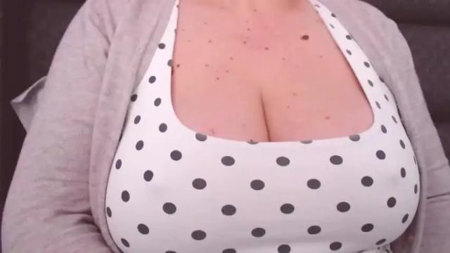 Image 10 of katynextdoor Stream on Chaturbate on 13 months ago