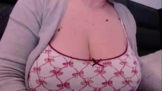 Image 3 of katynextdoor Stream on Chaturbate on 1 month ago