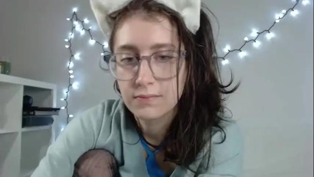 Image 2 of kawaii_snowflake Stream on Chaturbate on 19 months ago